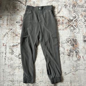 Zara cargo pants. Size Medium. Never worn.